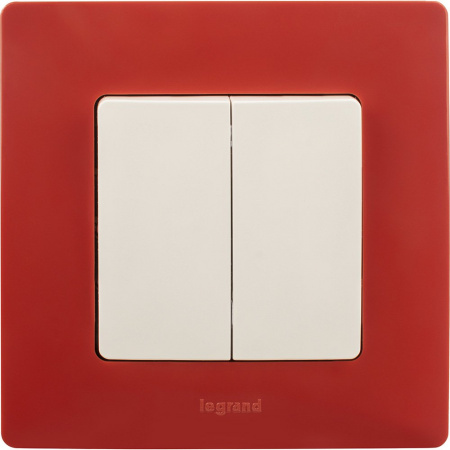 Legrand Etika Красная Рамка 1-ая
