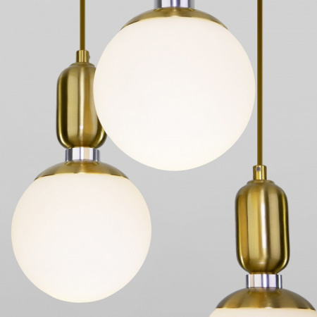 Подвесной светильник со стеклянными плафонами 50151/3 латунь Eurosvet Bubble