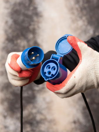 EKF PROxima Розетка переносная 213 2Р+РЕ 16А 220В IP44