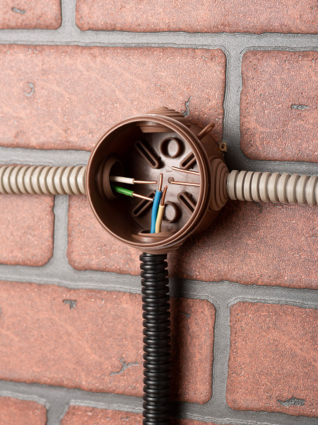 EKF PROxima Коробка распаячная КМР-040-038 с крышкой (65х40) 4 мембранных ввода тёмное дерево IP54