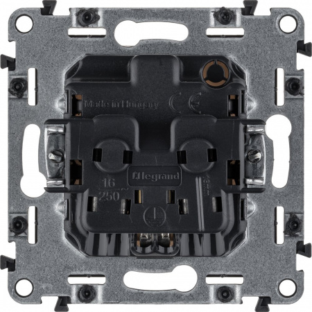 Legrand Valena LIFE DIY Бел Розетка 1-ая с/з с защитными шторками, безвинт.зажим