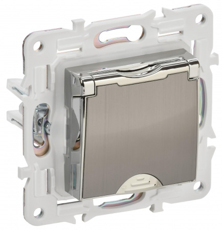 IEK SKANDY Никель Розетка с/з с защитными шторками и крышкой 16А IP44 SK-R11N