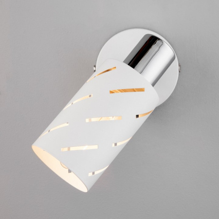 Настенный светильник с плафоном 20090/1 белый / хром Eurosvet Fente