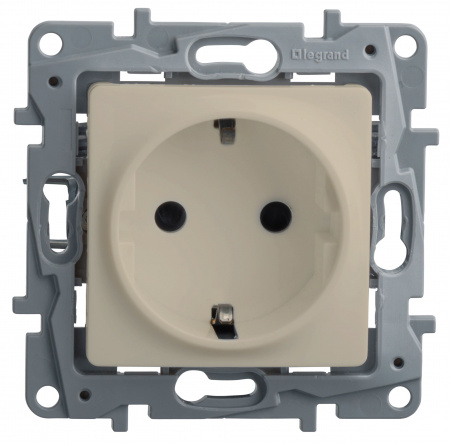 Legrand Etika Сл.кость Розетка с/з, винт. клем. c защитой монт. лапок