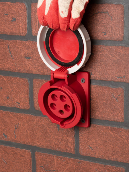 EKF PROxima Розетка стационарная внутренняя угловая 4252 3Р+РЕ+N 32А 380В IP67