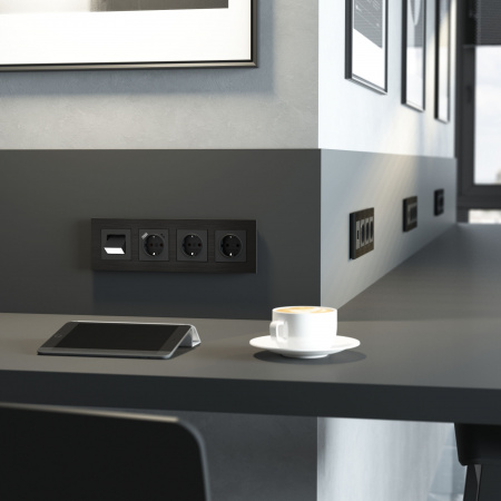 Рамка из металла на 4 поста АluMax черный алюминий W0043508