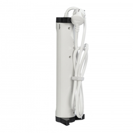 Legrand Revolution Комфорт Бело-черный Удлинитель 4x2К+З с выкл., кабель 1,5м, плоские розетки, фиксируемый поворотный блок