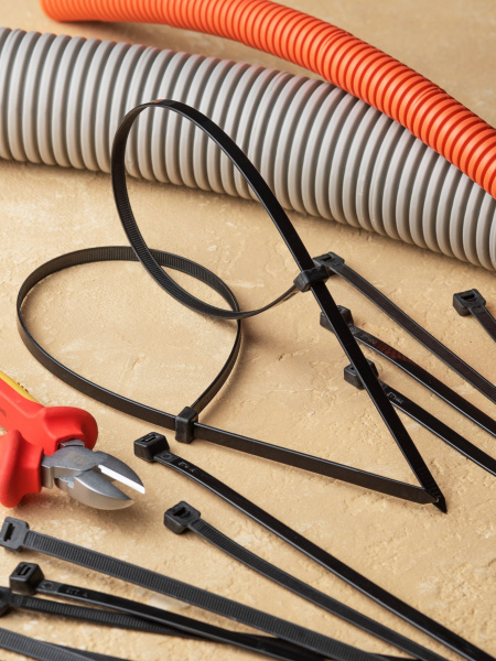 EKF Basic Хомут нейлоновый черный (7,2х450) (100шт.)