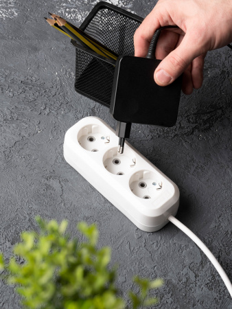 EKF PROxima Удлинитель "Эксперт" 3 гнезда 5 метров 16А/3,5кВт с заземлением ПВС 3х1