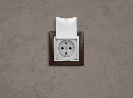 Legrand Valena Алюминий Розетка 1-ая с/з с крышкой