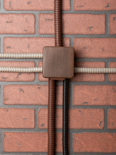 EKF PROxima Коробка распаячная КМР-030-035 пылевлагозащищенная без мембранных вводов (80х80х50) тёмное дерево