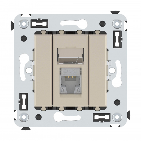 Накладка/вставка для подкл. ср-в связи и выч. техники с/у пластик бежевый DKC Avanti