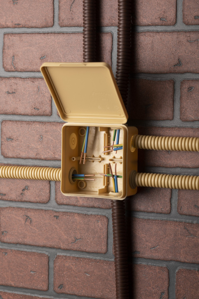 EKF PROxima Коробка распаячная КМР-030-014 с крышкой (100х100х55), 8 мембранных вводов светлое дерево IP54