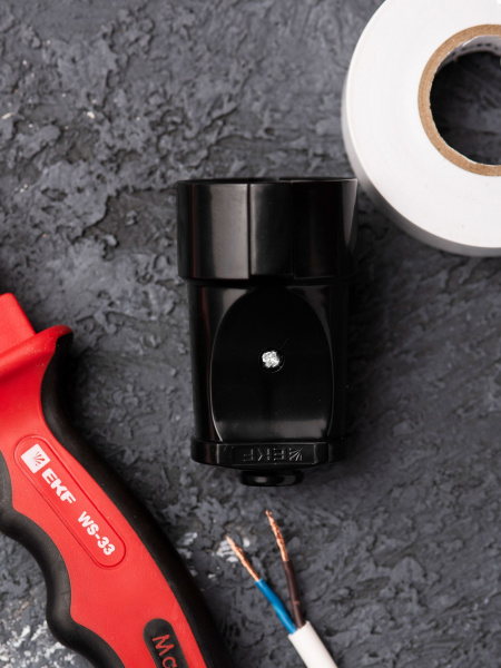 EKF PROxima Гнездо штепсельное с/з черн. 16А 250В