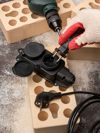 EKF Basic Роз. (колодка) двухмест. с защит. крышками каучуковая 230В 2P+PE 16A IP44