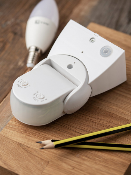 EKF PROxima ИК датчик движения наст. 1200Вт 180гр. до 12м IP65 MS-40