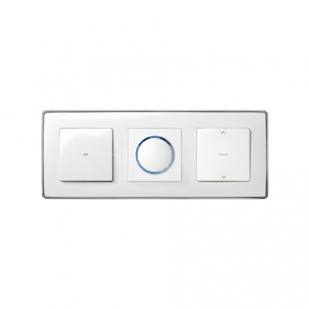 Simon 82 Detail Белый, основание хром Рамка 3-ая