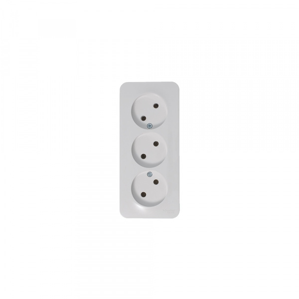 SE Blanca наруж Бел Розетка 3-ая б/з без шторок 16А, 250В, изолир. пластина