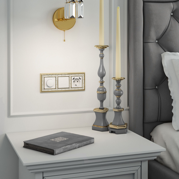 Рамка на 3 поста (золото/белый) W0031429