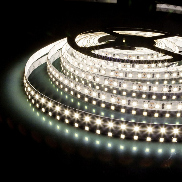 Светодиодная лента Лента светодиодная 12V 9,6W 120Led 2835 IP65 дневной белый, 5м Elektrostandard 12V 9,6W a052850 Светодиодная лента Лента светодиодная 12V 9,6W 120Led 2835 IP65 дневной белый, 5м Elektrostandard 12V 9,6W a052850