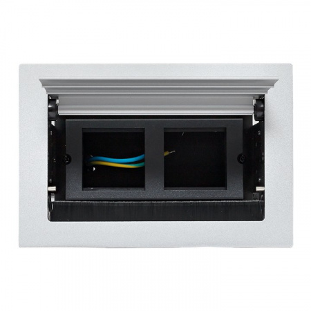 EKF PROxima Встраиваемый настольный лючок, 4 модуля, C-Line