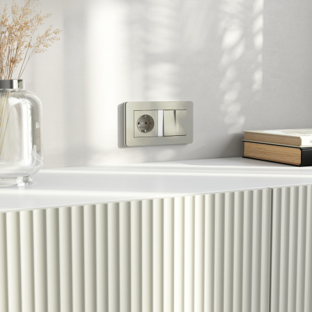 Выключатель двухклавишный проходной с подсветкой (дымчатый) W1222104