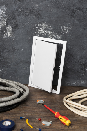 EKF Basic Люк ревизионный пластик с нажим. замком 200х300 (ШхВ внутр.)