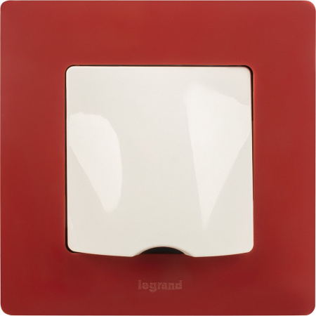 Legrand Etika Красная Рамка 1-ая