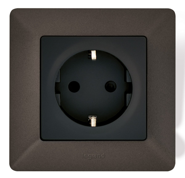 Legrand Valena LIFE. Силовая розетка 2К+З 16А 250В с защитными шторками. Безвинтовые зажимы. С лицевой панелью. Антрацит.