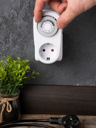 EKF PROxima Розеточный механический таймер SMT-48p 16A суточный