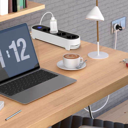 Simon Brico Белый Вилка угловая Schuko 2P+E 16A 250В~ (Euroslot)