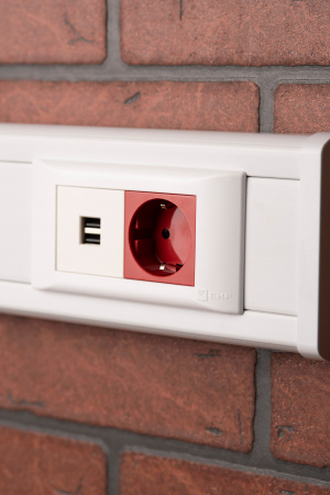 EKF PROxima Рамка+суппорт на 4 модуля (2 поста) для парапетного кабельного канала C-Line