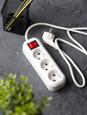 EKF PROxima Удлинитель "Эксперт" 3 гнезда 2 метра 16А/3,5кВт с выключателем и заземлением ПВС 3х1