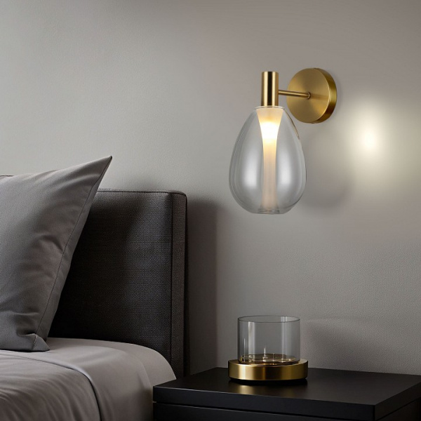 Настенный светильник со стеклянным плафоном 60175/1 латунь Eurosvet Magma