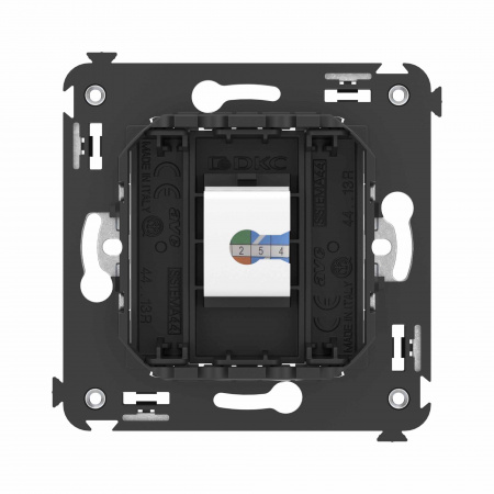 DKC Avanti Компьютерная розетка RJ-45 без шторки в стену, кат.6 одинарная, Черный матовый