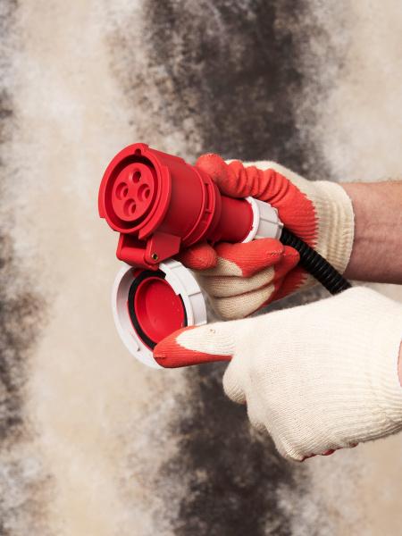 EKF PROxima Розетка переносная 2142 3Р+РЕ 16А 380В IP67