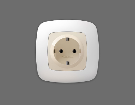 Лицевая панель OMEGA (Бежевый глянец) для электрической розетки с заземлением со шторками QUANT OP3070