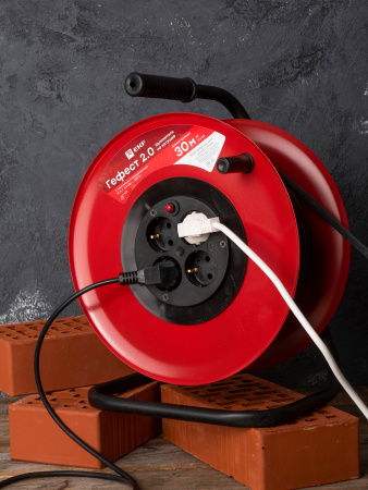 EKF PROxima Удлинитель на катушке "Гефест 2.0" 4 гнезда 30м с заземлением и предохранителем КГ 3*1,5 16А/3,5кВт