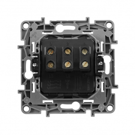 Legrand Etika Алюминий Выключатель 3-клавишный, 10А, Автоматические клеммы