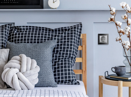 Legrand Valena Алюминий Розетка 1-ая с/з