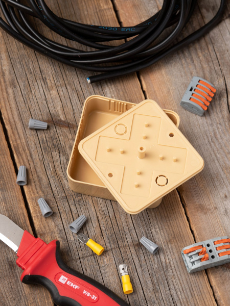 EKF PROxima Коробка разветвительная KMP-030-030 (75х75х26) светлое дерево