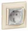 Legrand Valena Крем Розетка 1-ая с/з с крышкой и защитными шторками IP44 (к простой рамке)