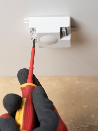 EKF PROxima Микроволновый датчик движения белый 1200Вт 360гр. до 20м IP20 MW-706