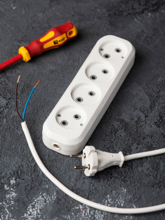 EKF PROxima Колодка 4 гн. 10А 2,2кВт б/з Эксперт