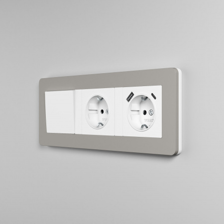 Рамка из поликарбоната на 3 поста Split дымчатый/белый, soft-touch W0033067