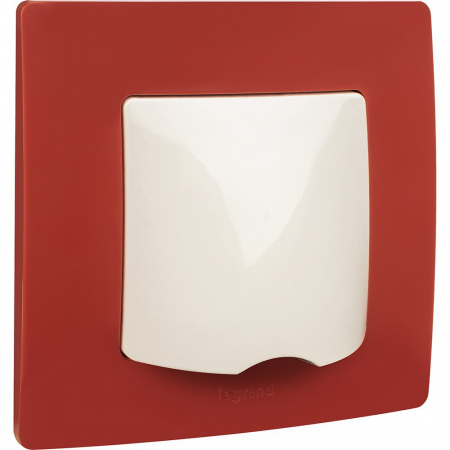 Legrand Etika Красная Рамка 1-ая