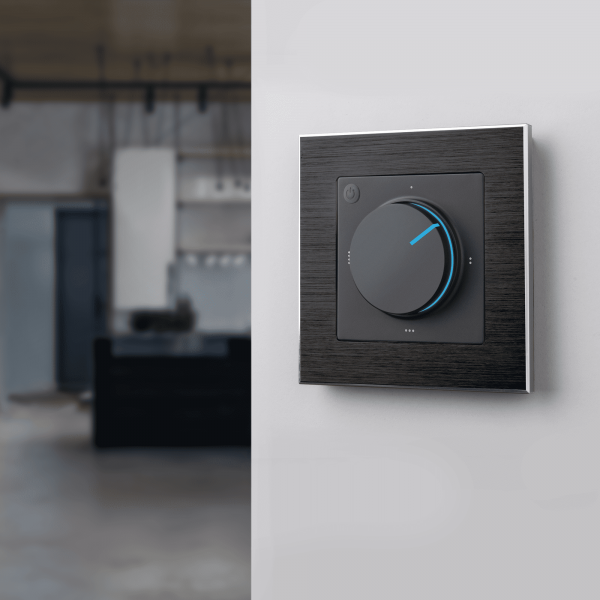 Рамка из металла на 1 пост Аluminium черный алюминий W0011708