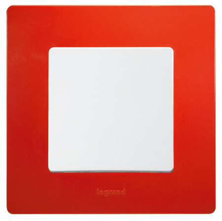 Legrand Etika Красная Рамка 1-ая