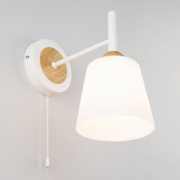 Бра со стеклянным плафоном 70085/1 белый Eurosvet Fresco