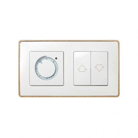 Simon 82 Detail Белый,основание дерево Рамка 2-ая